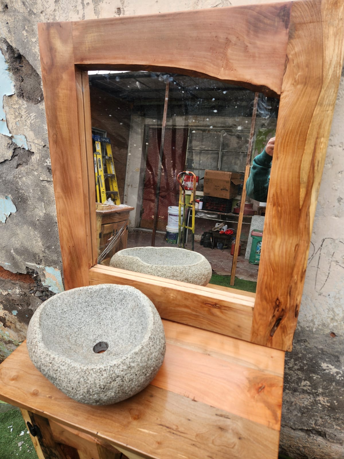 Vanitorio (3) rústico de Roble con detalles en Alerce + lavamanos de piedra - Imagen 5