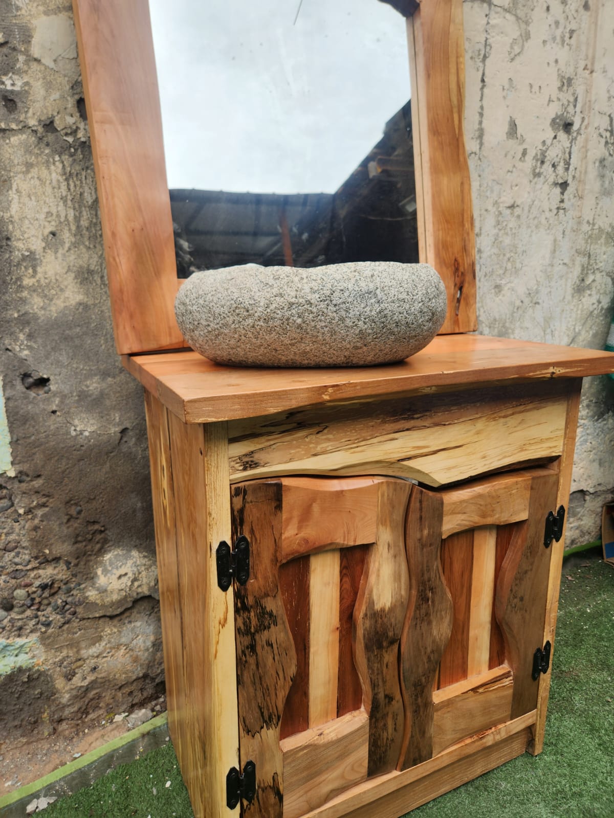 Vanitorio (3) rústico de Roble con detalles en Alerce + lavamanos de piedra - Imagen 6