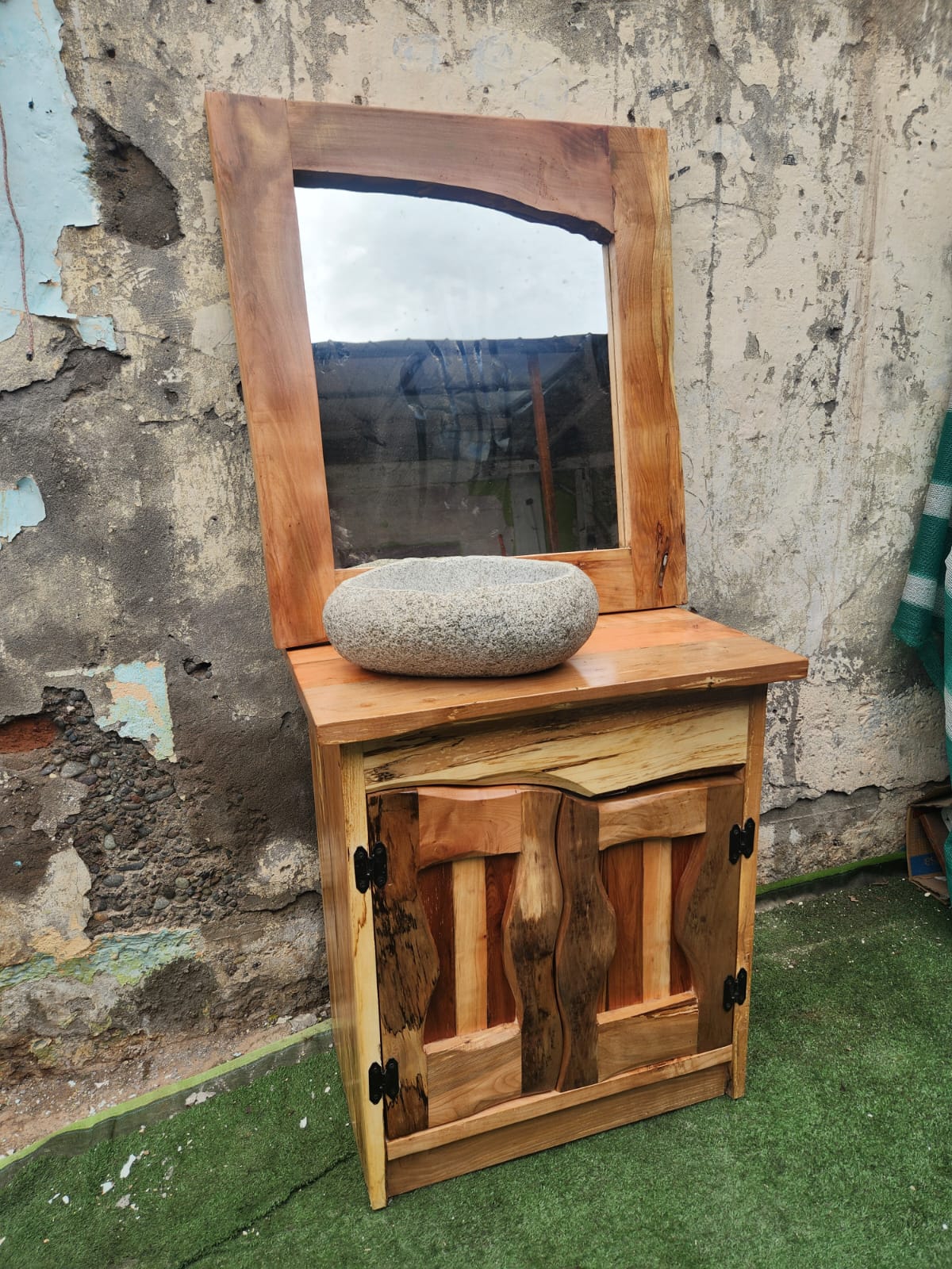 Vanitorio (3) rústico de Roble con detalles en Alerce + lavamanos de piedra - Imagen 7