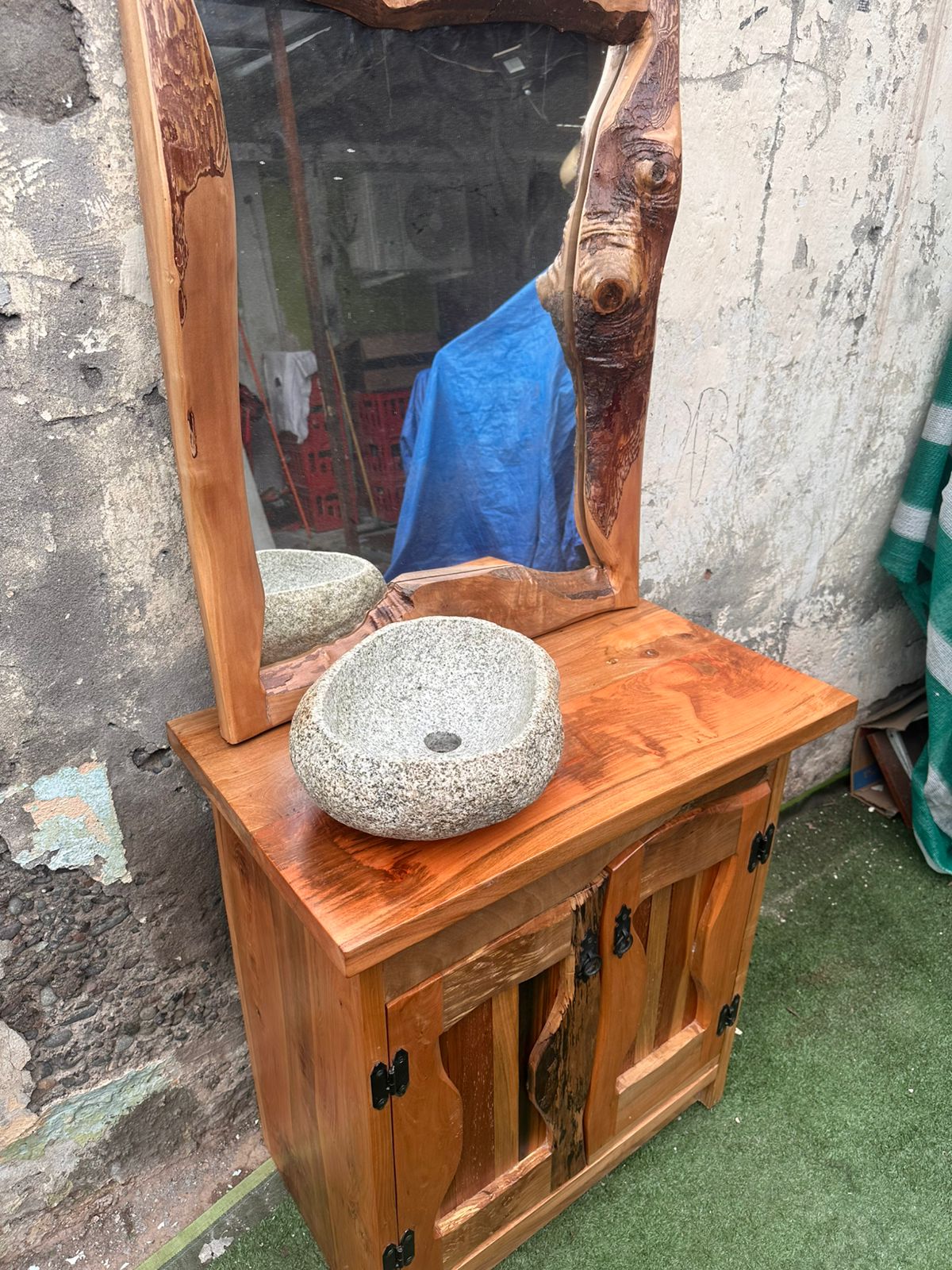 Vanitorio (1) rústico de Roble con detalles en Alerce + lavamanos de piedra - Imagen 7